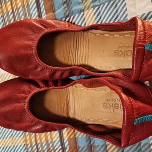 Tieks Women's Cardinal Red Leather foldable Flats